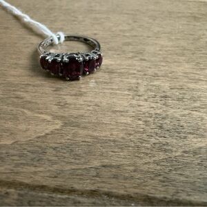 Elegant Silver and Garnet Ring size 5